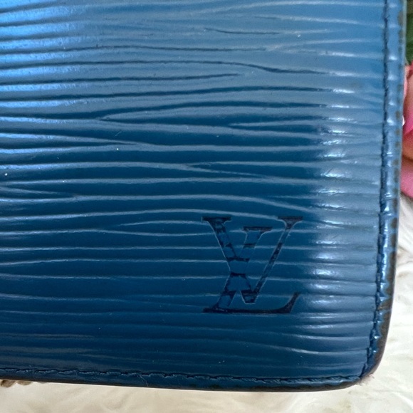 Louis Vuitton Epi Blue - Picture 16 of 16